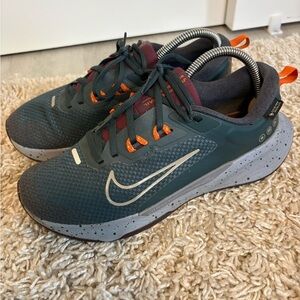 Nike Juniper trail 2 Gore-tex running shoes, Men sz 7/ 8.5 wm, good condition